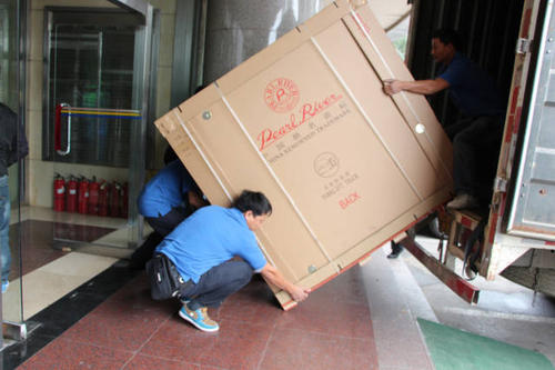 龙岗钢琴贵重工艺品无忧运